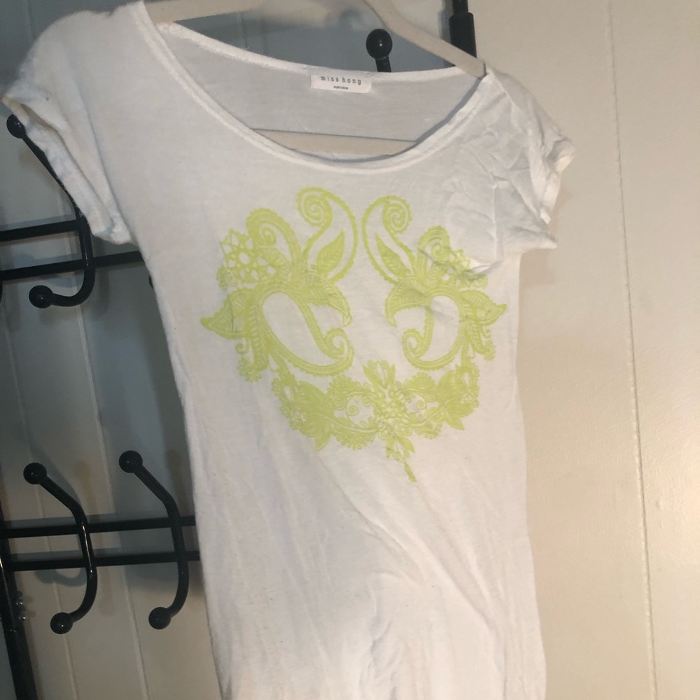 Beautiful white top with lime green decoration ❤️